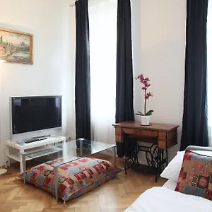 Charming Flats In Vinohrady | Praguestars Apartament