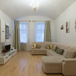Spacious Near Wenceslas Square Praga